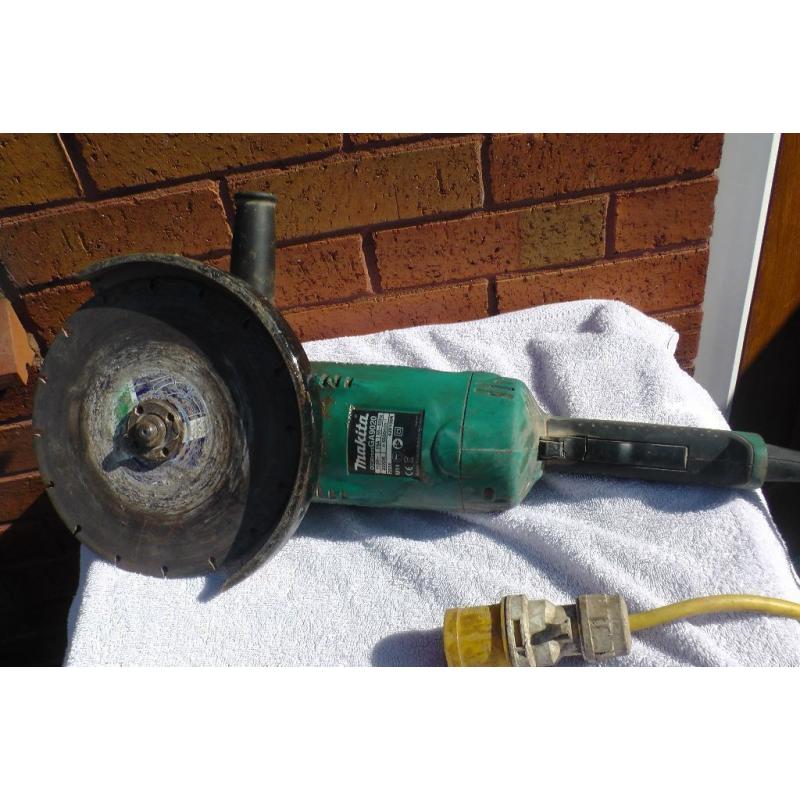 Makita GA9020 9in/230mm Angle Grinder