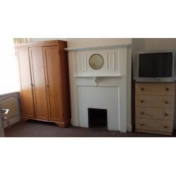 Large Double Bedroom with en-suite, close to Greenford high street