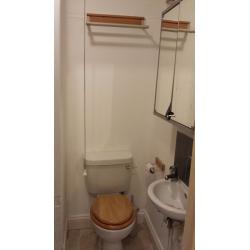Large Double Bedroom with en-suite, close to Greenford high street