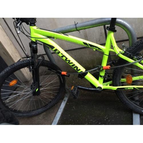 Mountain bike B.Twin 1 month old w receipt