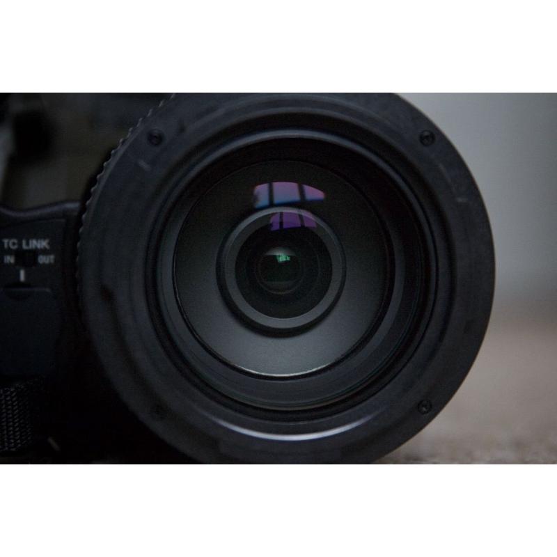 Sony HXR-NX5 Camcorder in Excellent Condition
