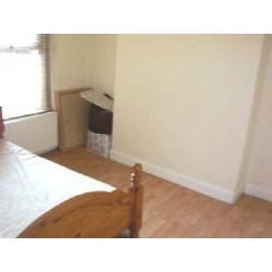 Hackney N16 Stoke Newington. Modern well presented one Large Double size room all bills inc