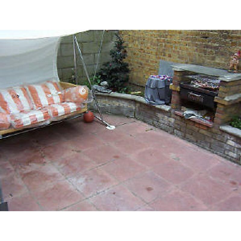 Hackney N16 Stoke Newington. Modern well presented one Large Double size room all bills inc