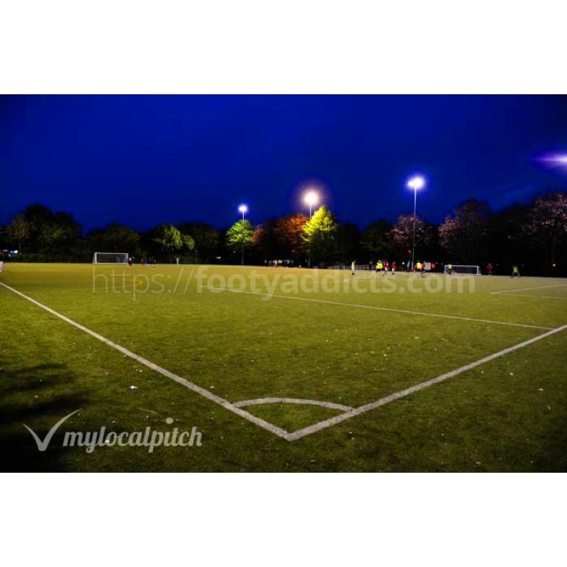 Tuesday night friendly football game in North London, needs players!