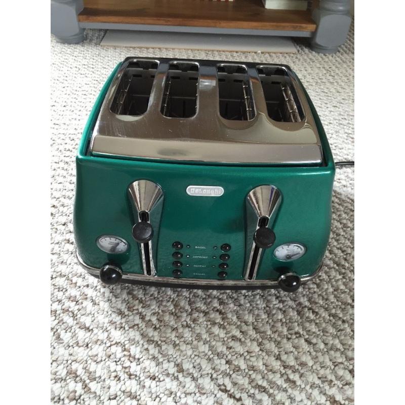 DeLonghi Toaster in good condition in Green