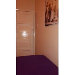 Medium sized Single room to rent for a LADY