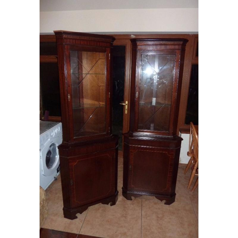 corner display units