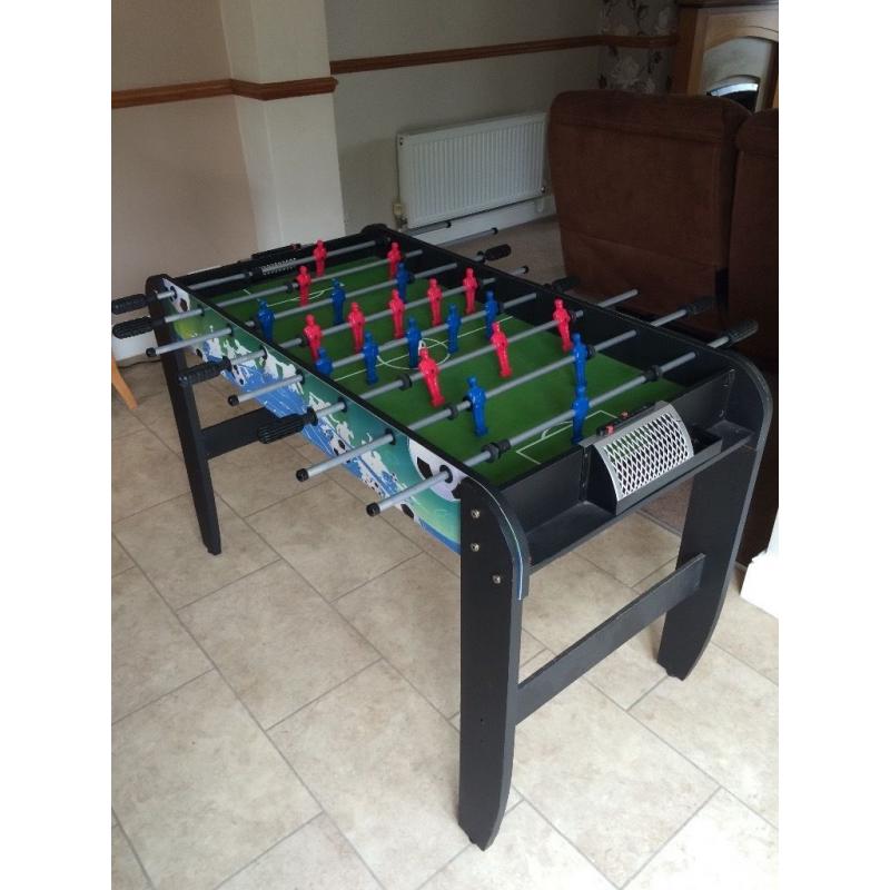4ft x2ft Football table with removable legs.