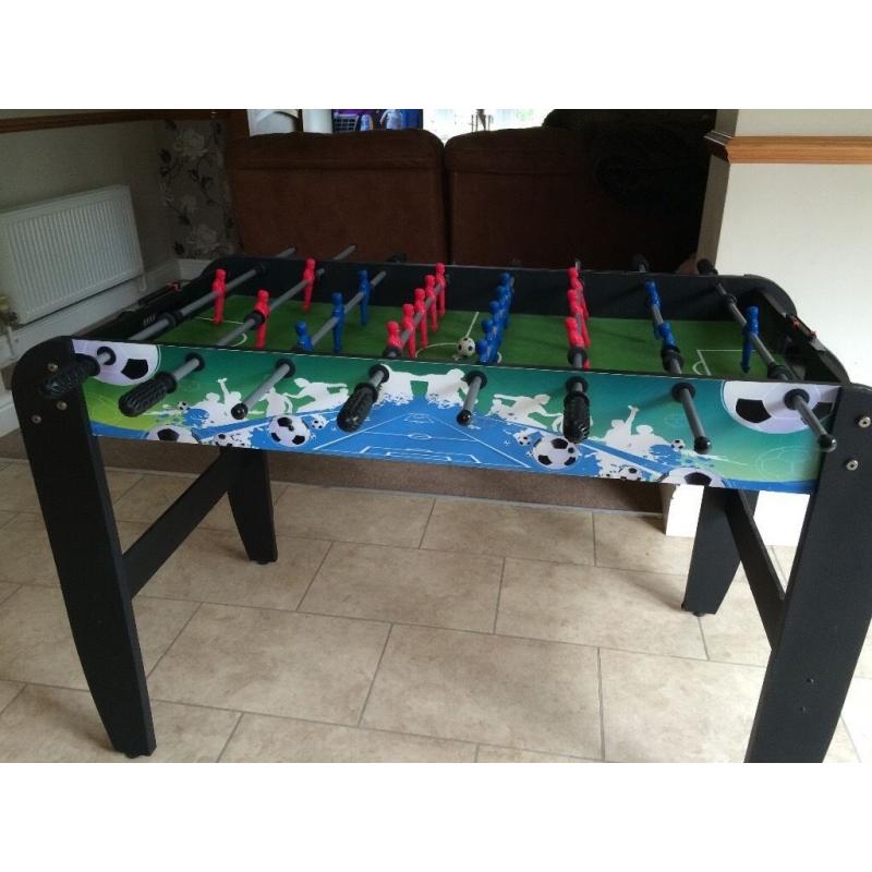4ft x2ft Football table with removable legs.