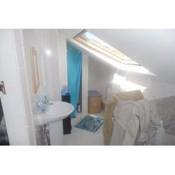 Ensuite Double Bedroom in Cholrton