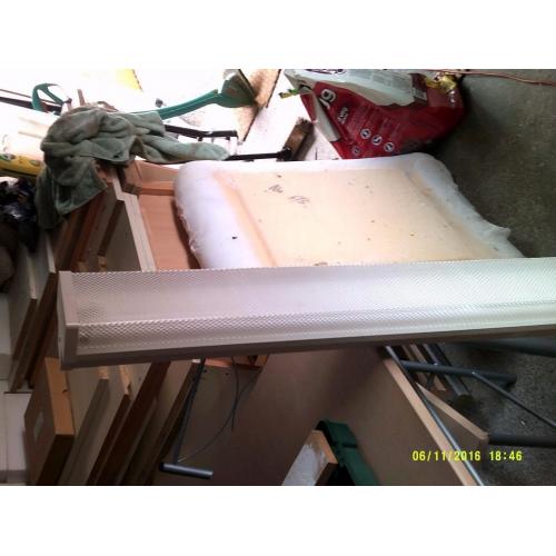 4' TWIN FLUORESCENT LIGHT FITTING WITH DIFFUSER