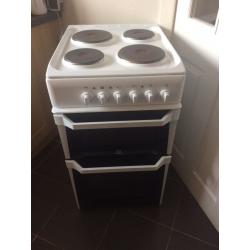 Indesit electric oven 4 hob and grill absolutely immaculate