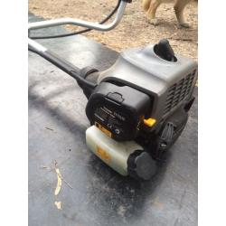 Petrol strimmer Titan very good condition