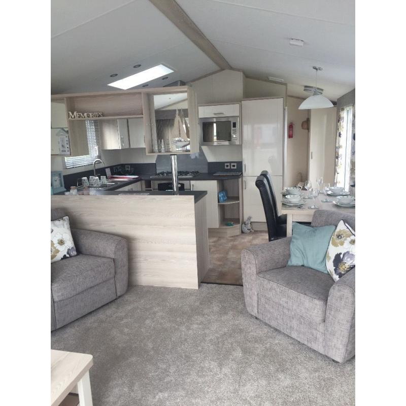 "HIGH END" BRAND NEW HOLIDAY HOME on EMBO BEACH