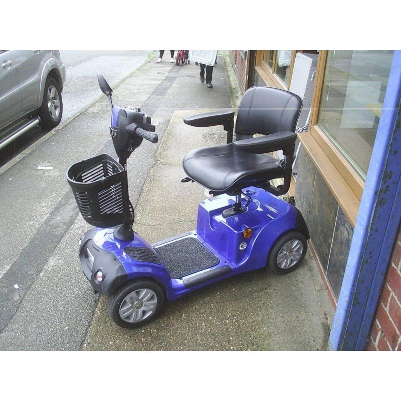 MERCURY NEO 4 MOBILITY SCOOTER , in blue. very good condition, hardly used