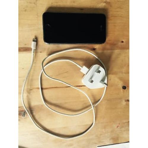 i Phone 5s 16gb. Space grey, Mint condition.
