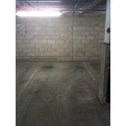 ***FRESH APTS*** Close to ***ST ANNS SQUARE & SPINNINGFIELDS*** Secure covered parking (3983)