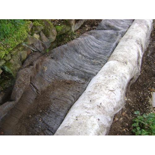 Bentonite clay filled pond liner