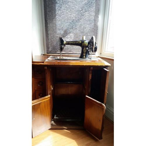Singer Sewing Machine
