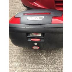 Givi 47L top box