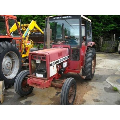 International 533 2wd tractor
