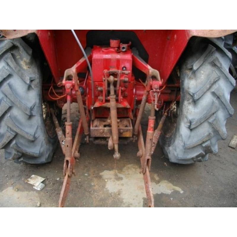 International 533 2wd tractor