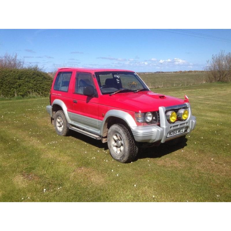 MITSUBISHI PAJERO 4X4 2.8 T/DIESEL AUTO. IN VGC. IDEAL EXPORT OR UK USE.