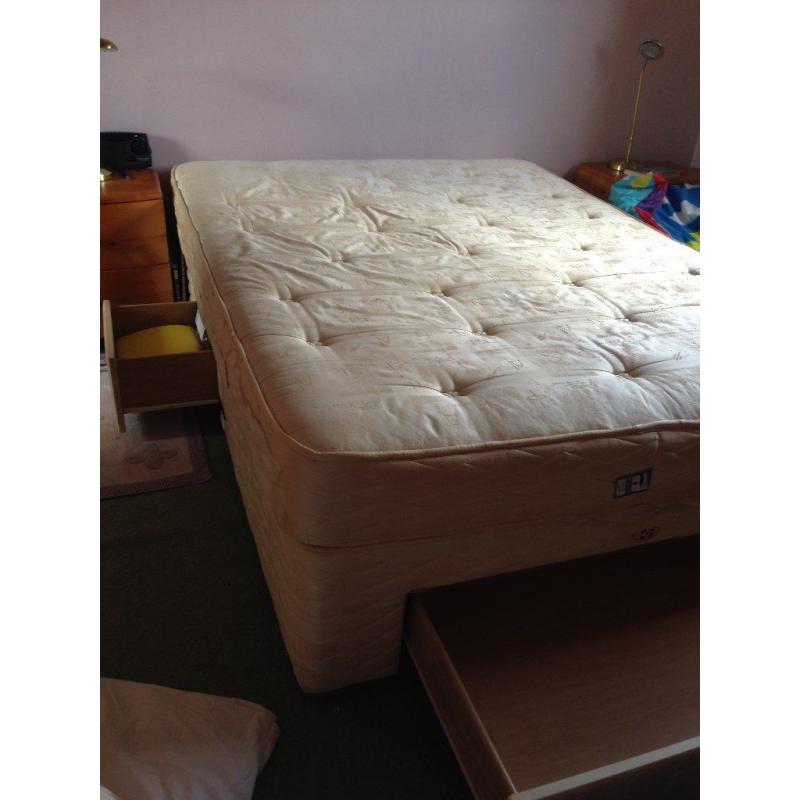 Sealy Posturpaedic King Size Bed with 3 drawers