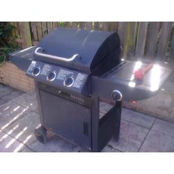 3 BURNER PROPANE GAS BARBECUE WITH SIDE HOTPLATE