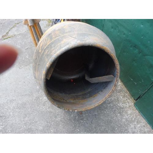 ELECTRIC CEMENT MIXER WITH STAND
