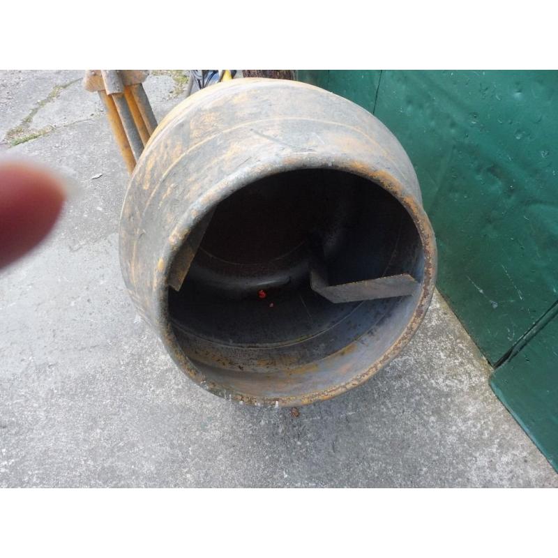 ELECTRIC CEMENT MIXER WITH STAND