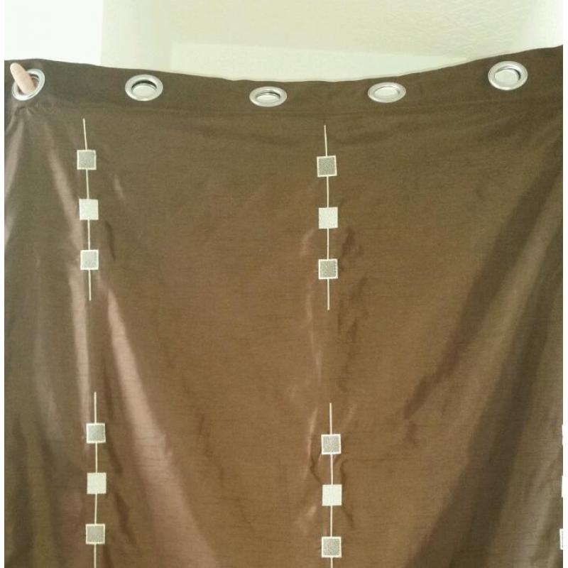 Brown with natural colour"stone" design in them 90 x 90 heavy lined eyelet