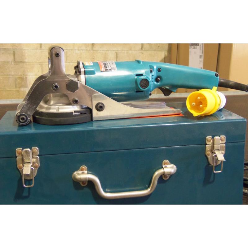 MAKITA PC1100 CONCRETE PLANER (USED ONCE)