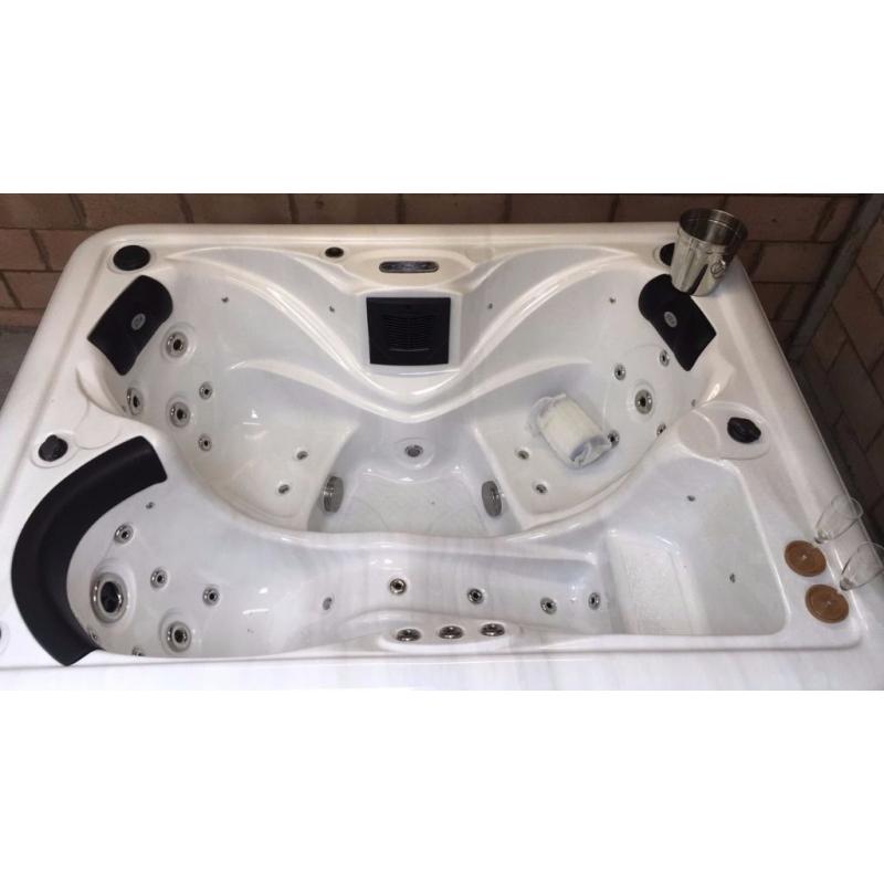 Brand New LuxeSpa 3 Seat Hot Tub - Free Delivery & Installation