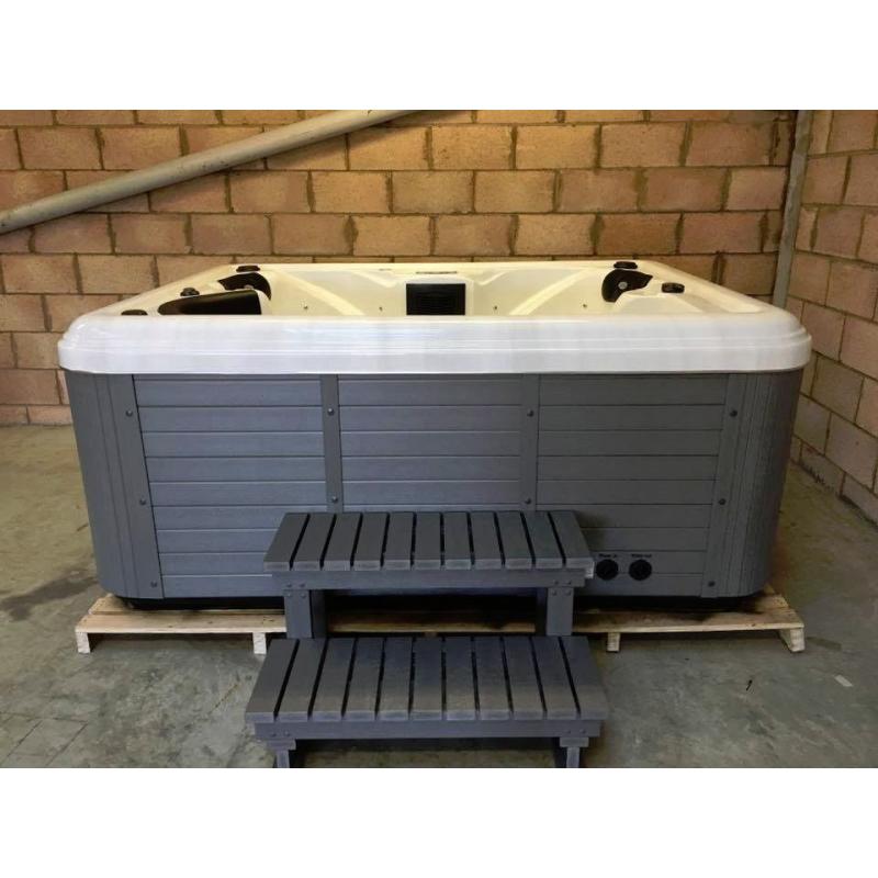 Brand New LuxeSpa 3 Seat Hot Tub - Free Delivery & Installation