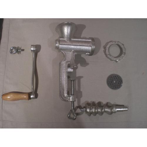 Fantastic quality meat grinder by gefu, size 5 plate, with box