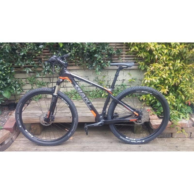 Giant Advanced XTC 29er 2 Mountain bike. 2015 model hardly ridden and in excellent condition.