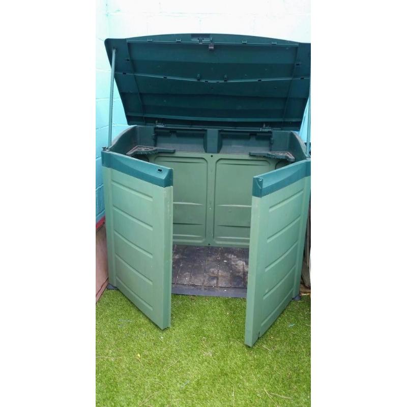 Plastic garden shed SWAP