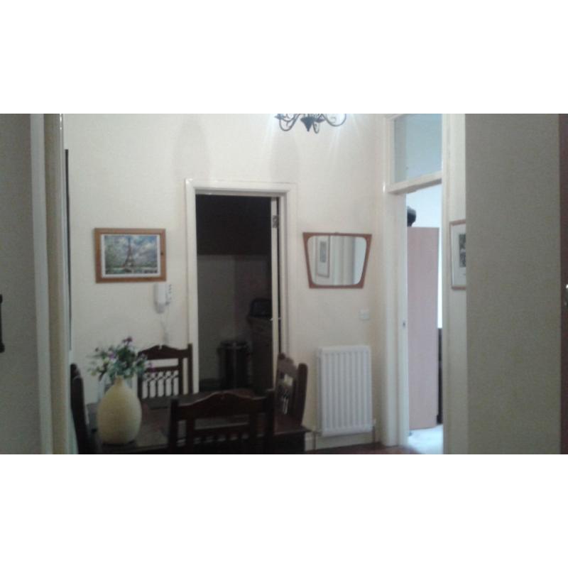 Double room in 2 bed flat, all bills/C.Tax inc. Whiteinch/Thornwood