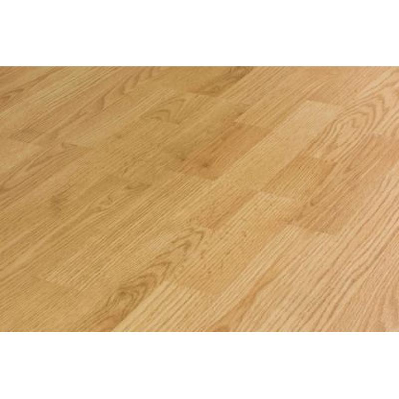Laminate flooring bundle 5x4m (20m2 living room) with beading underlay and fitting.
