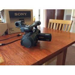 Sony HVR-V1E HDV Camera with Rode external mic and accessories