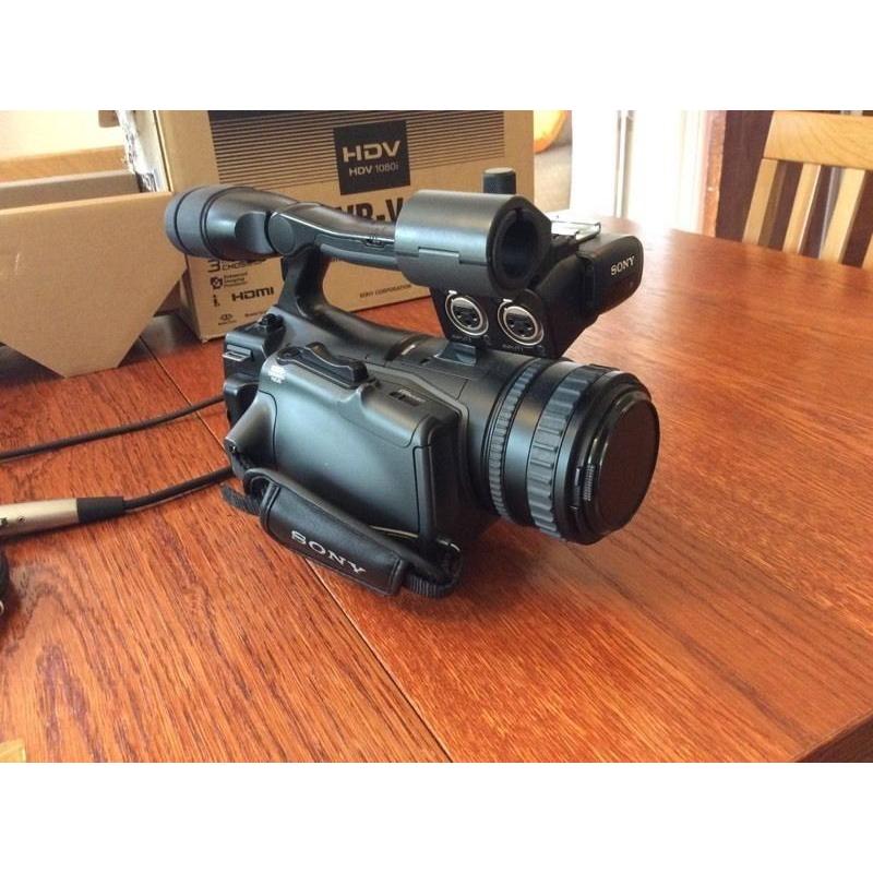 Sony HVR-V1E HDV Camera with Rode external mic and accessories
