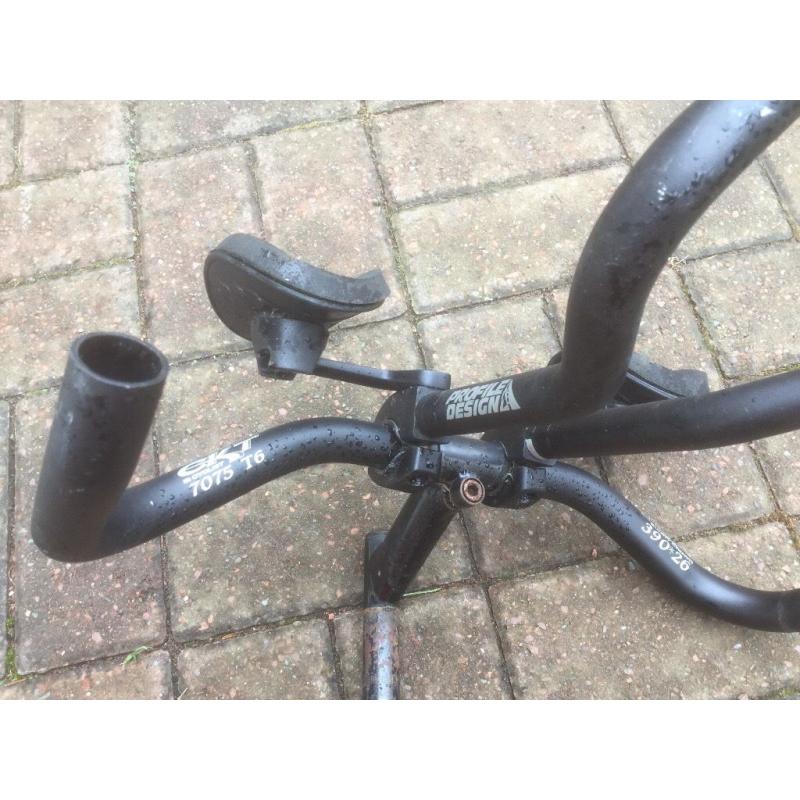 AERO BARS AND TRI BARS FOR SALE.