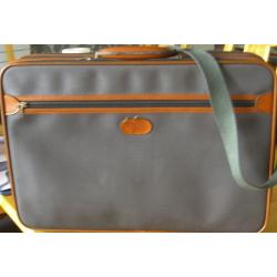 Lightweight briefcase with tough nylon exterior, lots of storage pockets