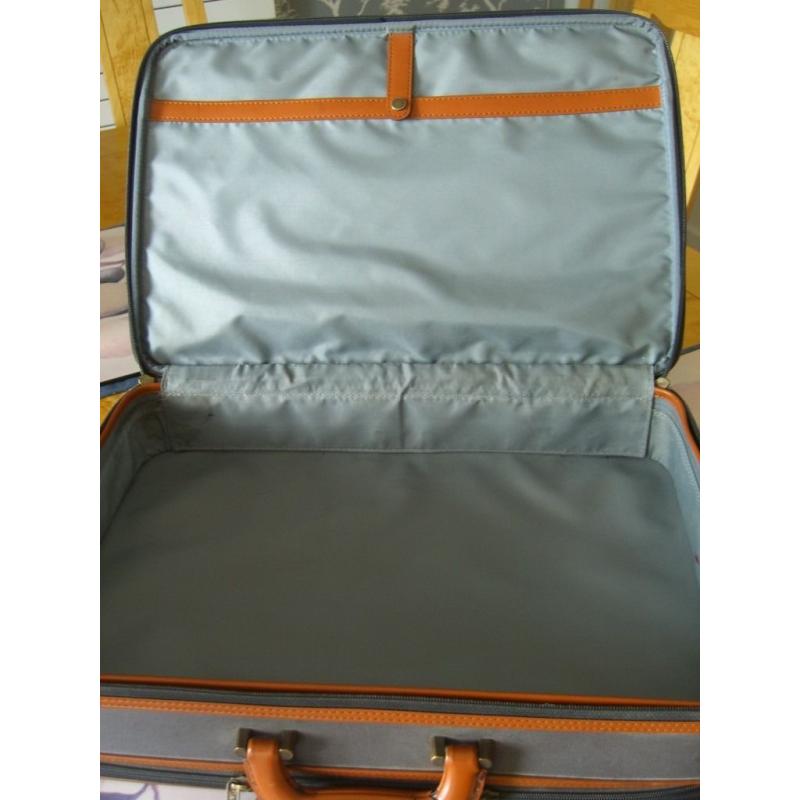 Lightweight briefcase with tough nylon exterior, lots of storage pockets