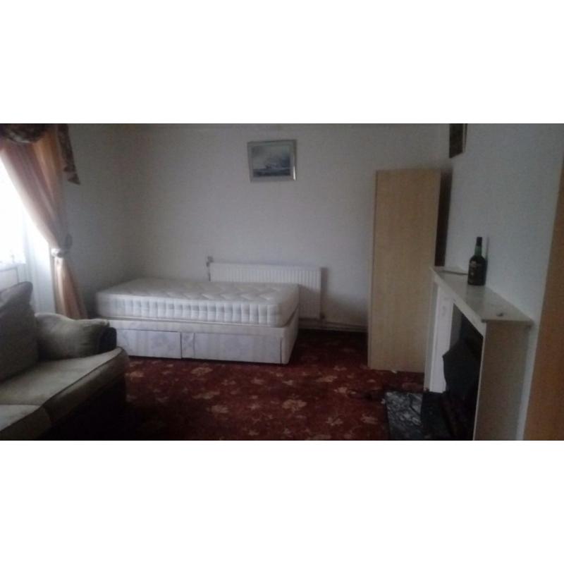 Very Large Double Room Canning Town