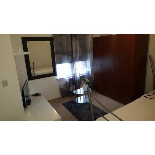 Luxury Modern town house share short or long term lets flexible contract M88bq