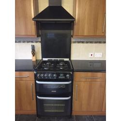 Large Double Rooms : Living Room : Two Toilets and Shower : 5 mins walk from Train Station