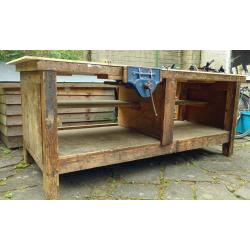 Work bench with built in woodworking vice