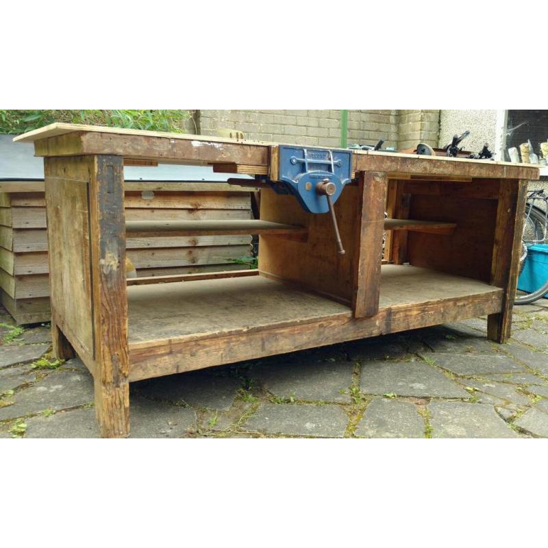 Work bench with built in woodworking vice